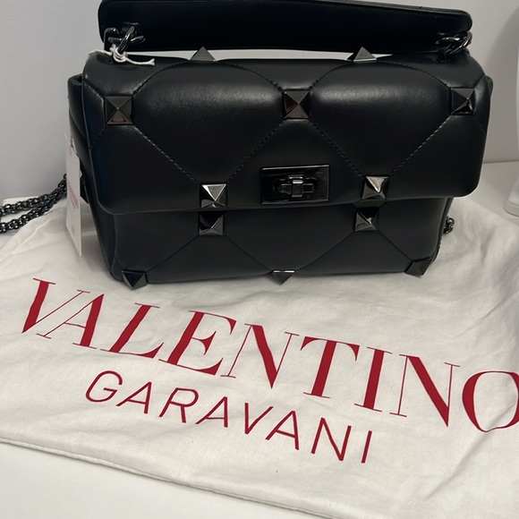 VALENTINO Black Lambskin Lg shoulder Bag Black Leather with black Metal Studs - Picture 1 of 8